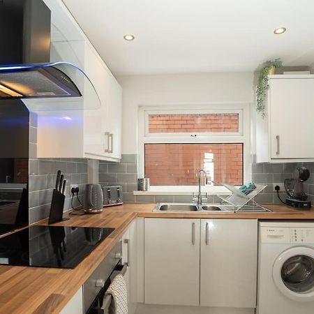 Cozy Townhouse, Walking Distance To Belfast City Kültér fotó