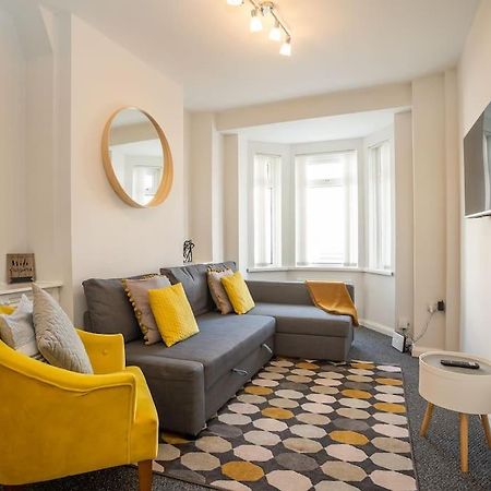 Cozy Townhouse, Walking Distance To Belfast City Kültér fotó