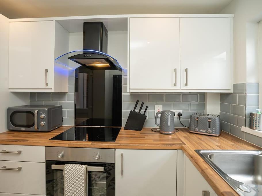 Cozy Townhouse, Walking Distance To Belfast City Kültér fotó