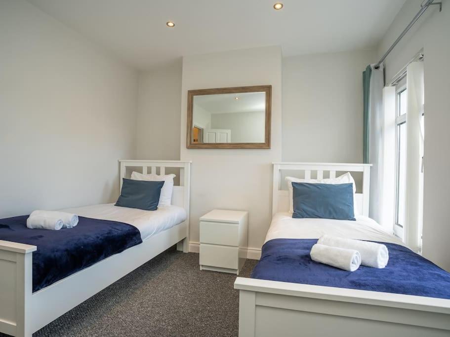 Cozy Townhouse, Walking Distance To Belfast City Kültér fotó