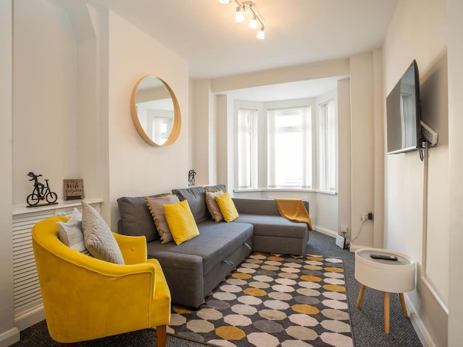 Cozy Townhouse, Walking Distance To Belfast City Kültér fotó